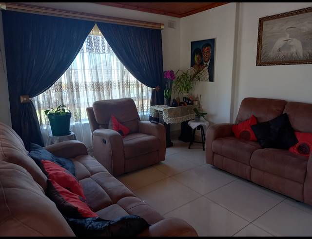 3 BEDROOM FREESTANDING FOR SALE IN BRINDHAVEN